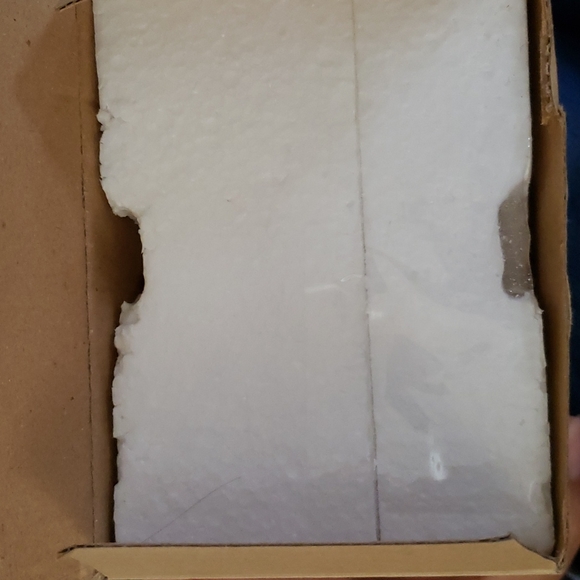 WILLOW TREE Angel Celebrate Hope Figurine - Picture 10 of 10